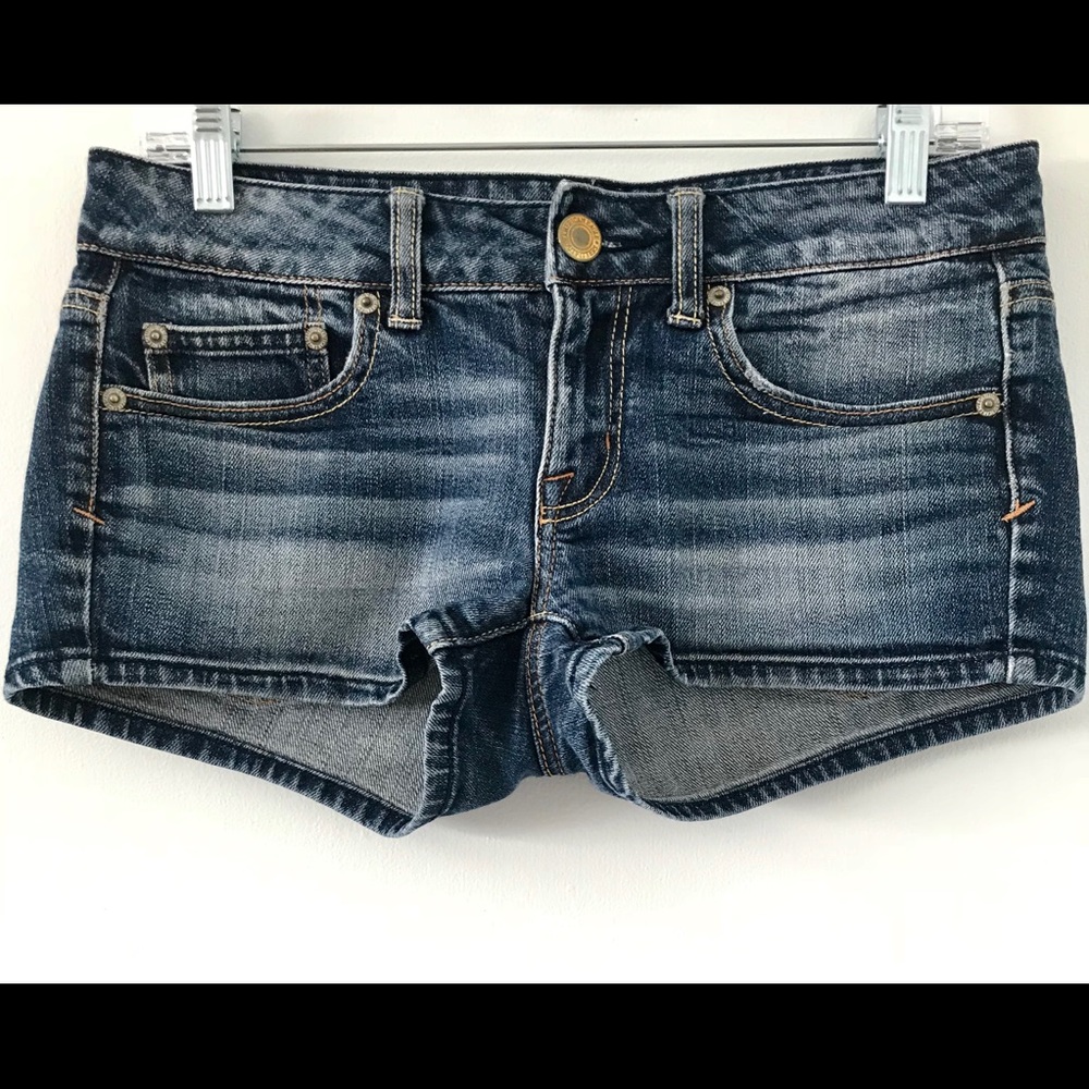 American Eagle 🦅 medium wash jean shorts